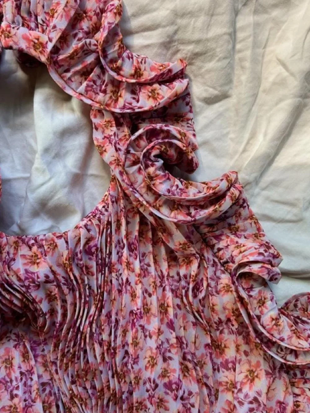 AMUR ruffled halter